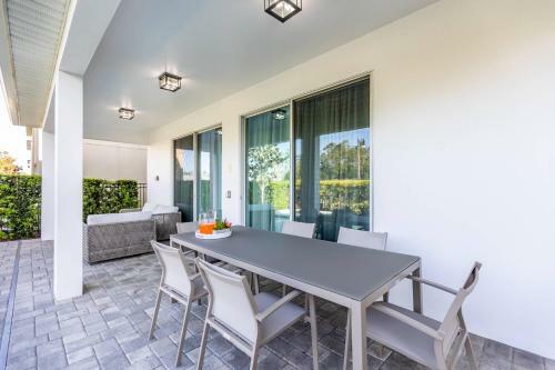 Comfy Modern House W Pool Perfect Location