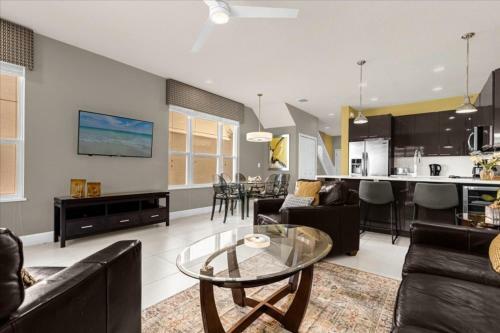 4 Bedrooms- 3 Bathrooms- Serenity 1521 Rc