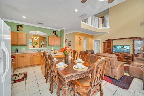Villa Lake Or Conservation View Pool Homes