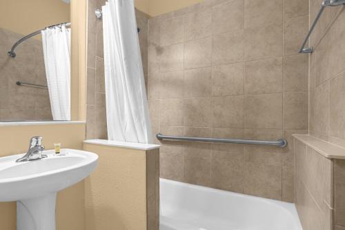 Luxury Townhome - 5 Minutes From Disney 8531