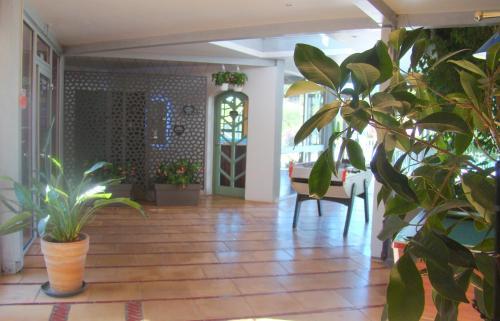 Hotel Tropic