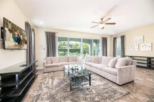 Ec441 - Hospitable Hideaway With Private Pool And Spa At Encore