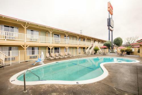 Hotel Hospitality Inn Redding