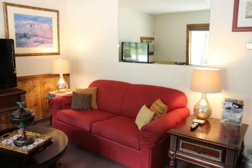 Motel Wapiti Lodge