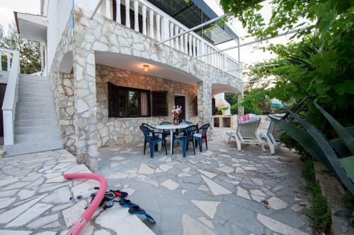 The Sea House Apartments