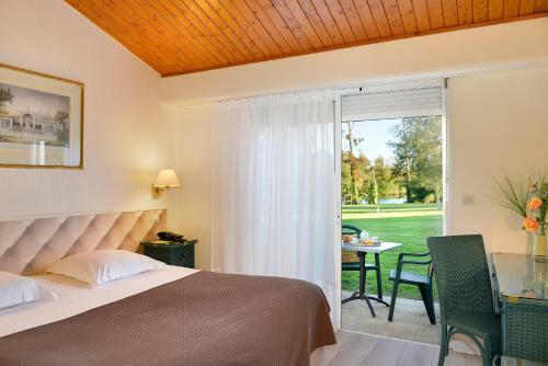 Hotel H�tel Val De Vienne