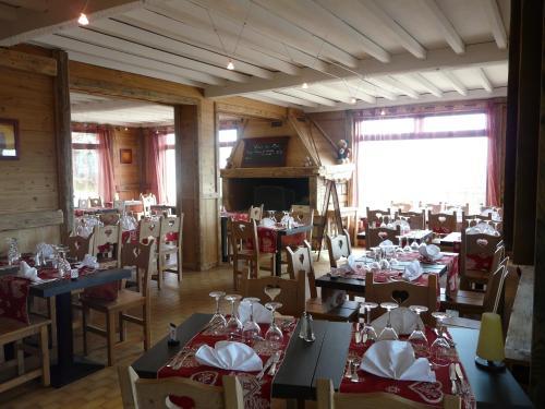 Hotel Logis Le Pont De Champ