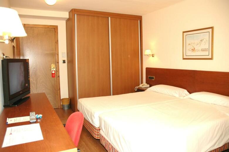 Hotel Candanchu