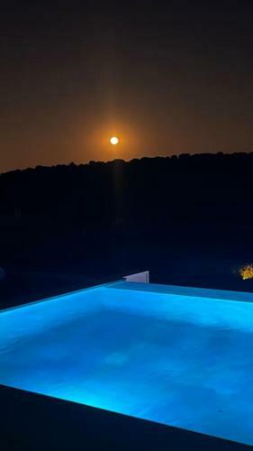 Villa Exclusiva Con Piscina Infinity Y Jacuzzi!