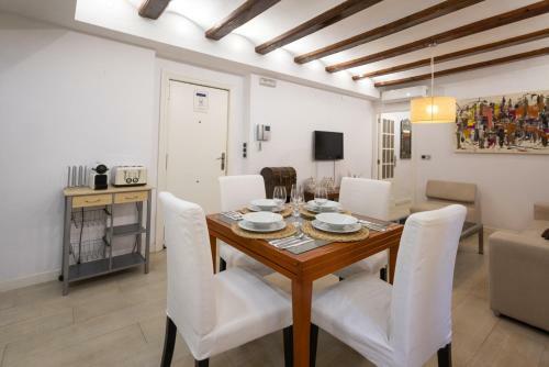 Florit Flats - The Old Town Apartment