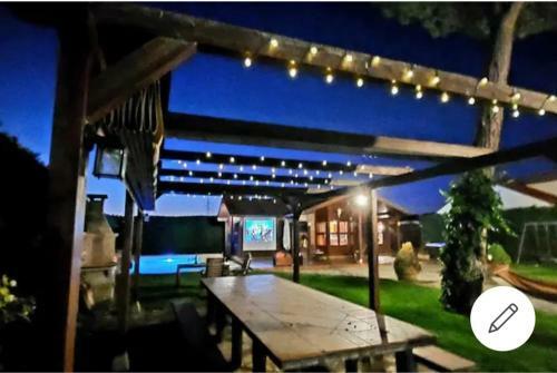 "peque�o Paraiso" Caba�a Con Jacuzzi Y Piscina Privada