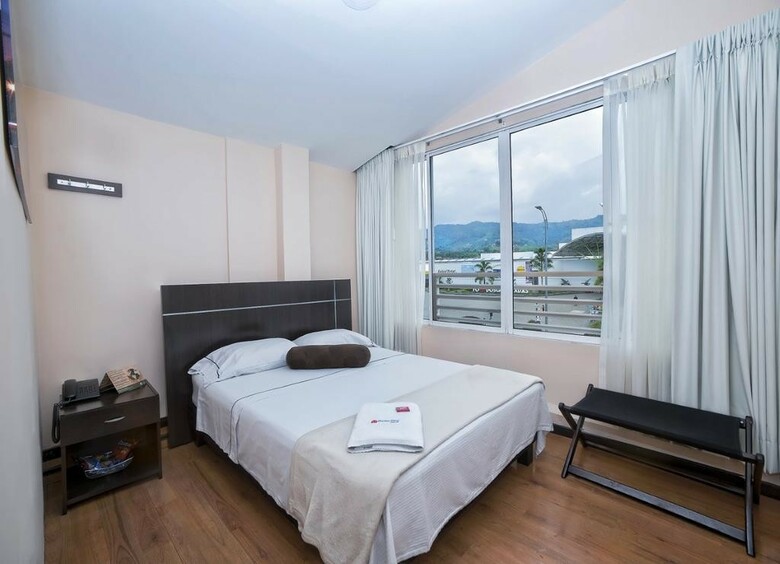 Hotel Platino Plaza