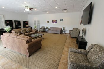 Hotel Desert Breezes Resort