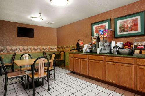 Motel Super 8 Peoria East