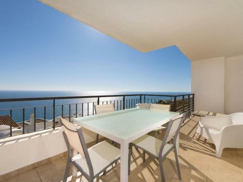 Apartment Sea Front By Interhome