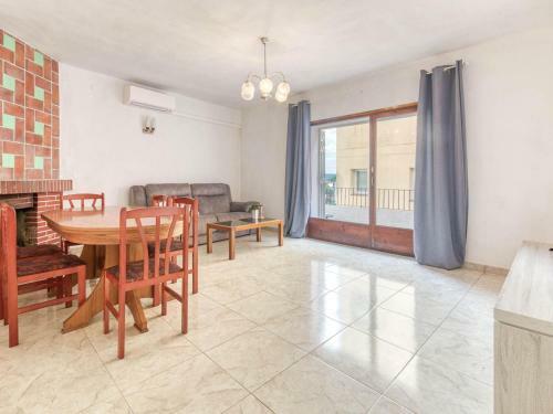 Apartamento L'escala, 3 Dormitorios, 6 Personas - Es-89-131