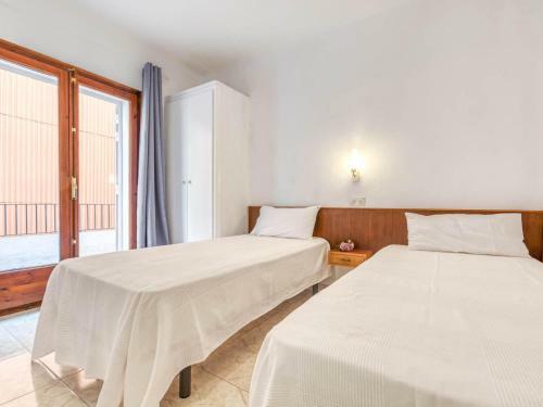 Apartamento L'escala, 3 Dormitorios, 6 Personas - Es-89-131