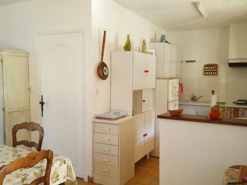 La Maison D � C�t�