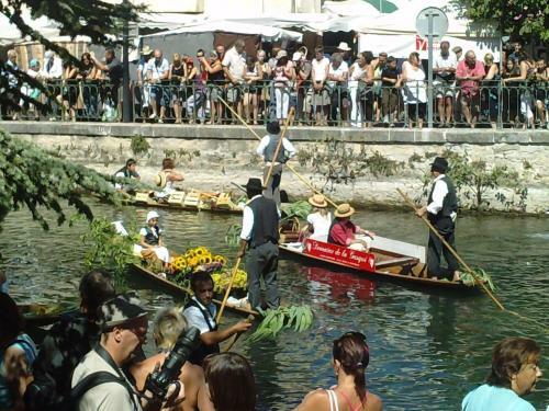 La Maison D � C�t�