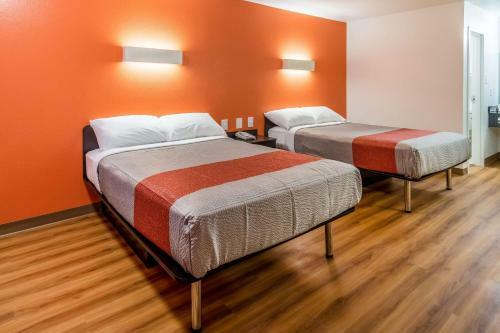 Hotel Parkway Inn Arlington