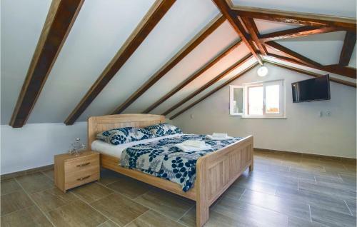 Holiday Home Pucisca 15