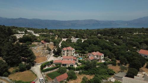 Villa Lu?i