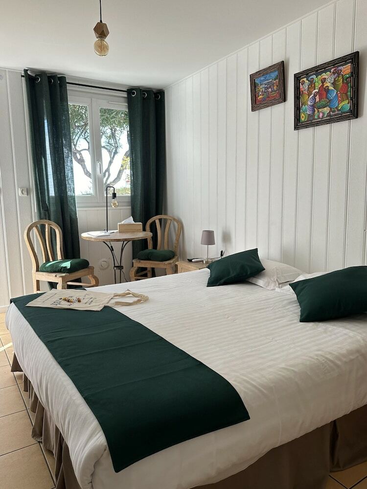 Hotel H�tel La Fianc�e Du Pirate