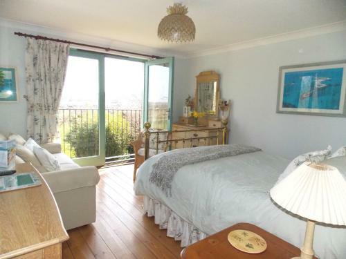 Bed & Breakfast Trecarne House