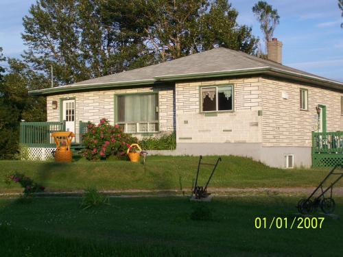 Domaine Joseph Ross Bed And Breakfast