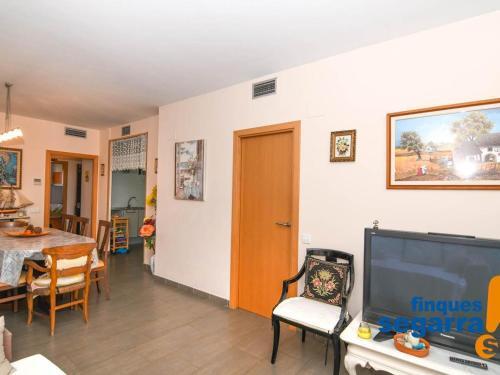 Casa El Vendrell, 3 Dormitorios, 6 Personas - Es-320-4