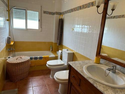 Beautiful Villa With Huge Private Pool And Vineyard View