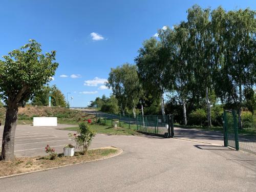 Fasthotel Val De Reuil
