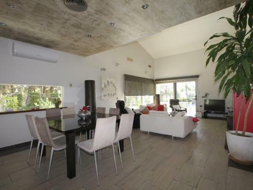 Villa Moravit, 3 Dormitorios, 6 Personas - Es-216-6