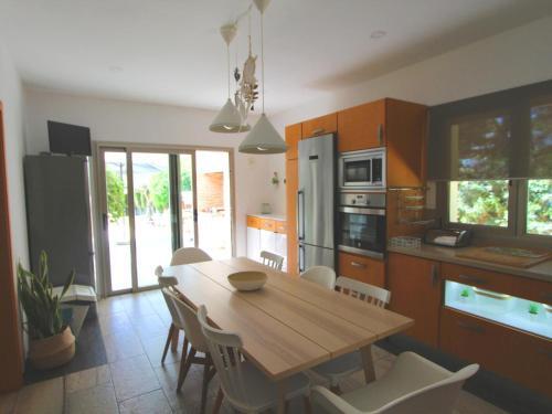 Villa Moravit, 3 Dormitorios, 6 Personas - Es-216-6