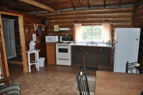 Okimot Lodge On Tomiko Lake