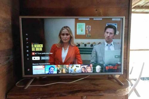 Encantadora Caba�a Cerca A Cali Jacuzzi Smart Tv
