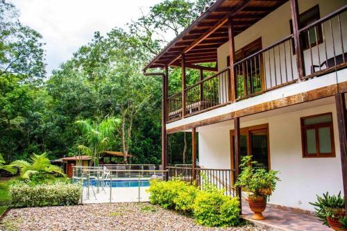 Villa Hermosa Casaquinta Con Piscina Privada.