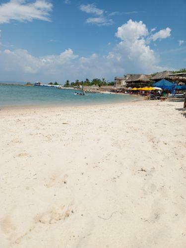 Hermosa Caba�a En Isla Tierra Bomba.