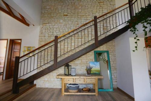 La Villa; Estilo Moderno Y Colonial