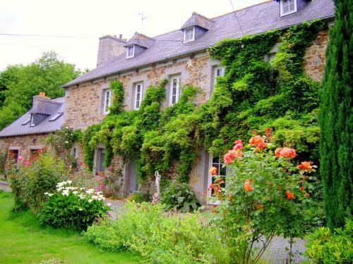 Manoir De Kerguezennec Holiday Home