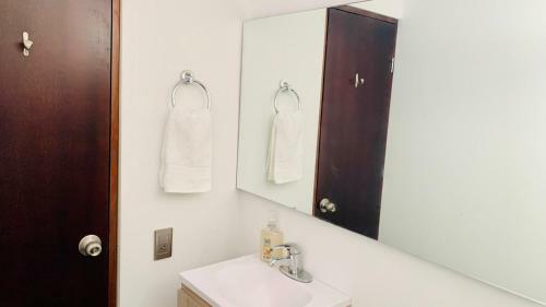 Dihouse Apartment - Habitacion Privada