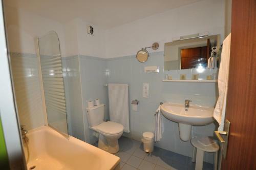 Hotel Logis Le Relais De La Vallee