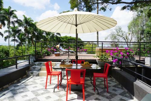 Nirvana Bed And Breakfast Eco Villa In Cerritos