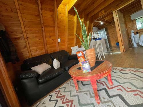 Apartamento Lovely Two Bedroom Cabin On Avocado Farm