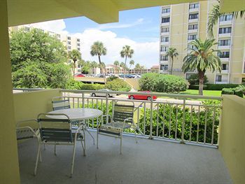 Motel Chart House Suites And Marina