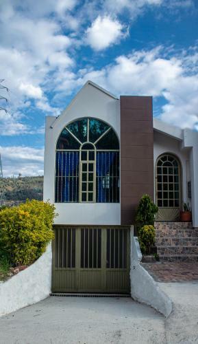 Caba�a En Paipa Con Vista Al Lago