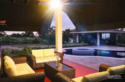 Espectacular Casa Con Insuperable Vista A Pereira