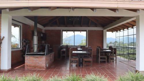 Espectacular Casa Con Insuperable Vista A Pereira