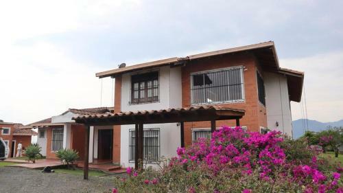 Espectacular Casa Con Insuperable Vista A Pereira
