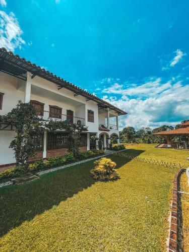 Hotel Casona Montanesa Quind�o Eje Cafetero